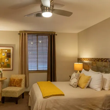 Hotel Luxx Boutique 3*