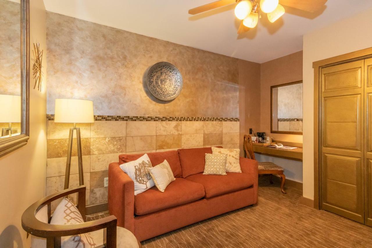 Luxx Boutique Hotel